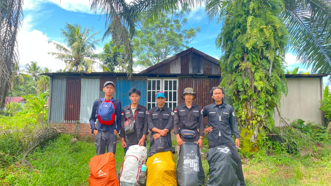 Foto kegiatan GPA Gendong Adventure Berangkatkan 5 Orang untuk Misi Penjelajahan Hutan Lindung Bukit Sanggul Bengkulu. - GPA Gendong Adventure